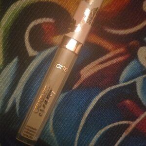 Tarte Creaseless Concealer in Shade 22N Light Neutral